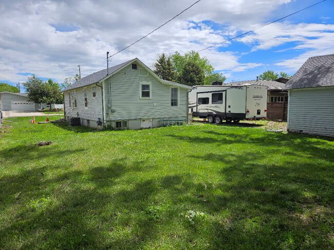 Building Photo - 1011 S Cottage Grove