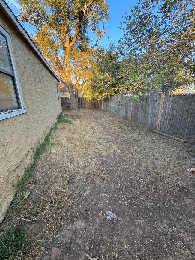 Building Photo - 211 SW 36th Ave