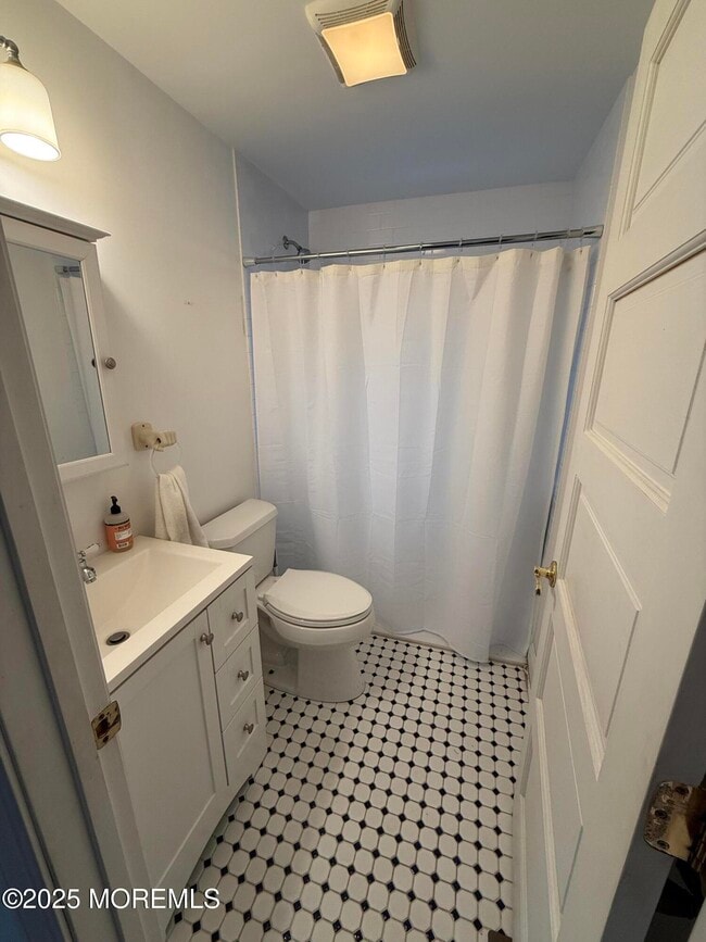 Building Photo - 77 Abbott Ave