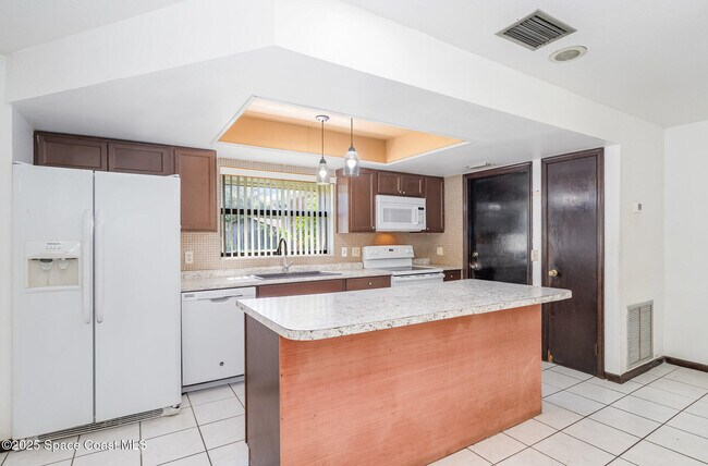 Building Photo - 178 Cinnamon Lake Cir