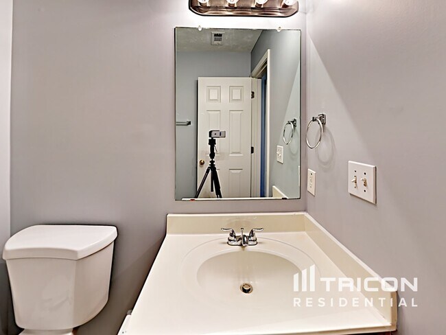 Building Photo - 5186 Hidden Meadow Ct
