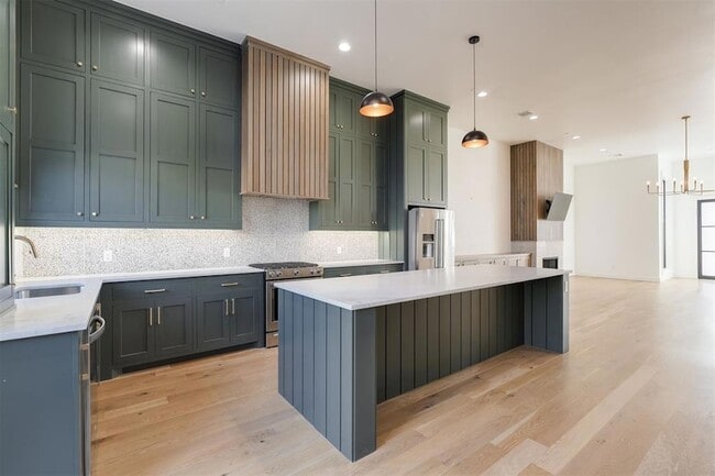 Building Photo - 827 NW 8th St