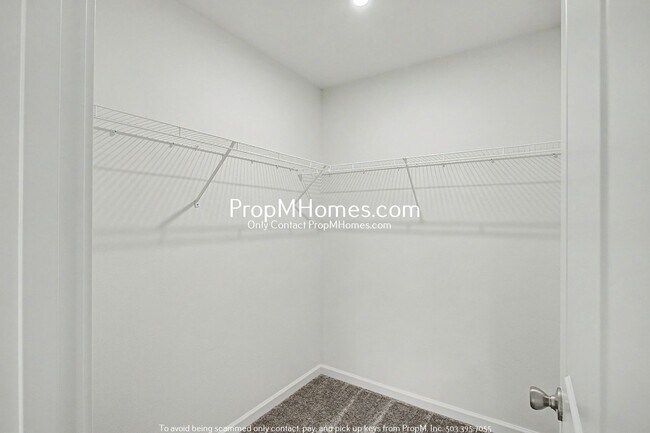 Building Photo - Modern Three Bedroom in Gresham's Newest Community!