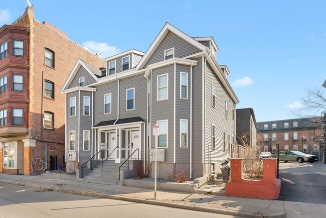 Building Photo - 6 W Cottage St