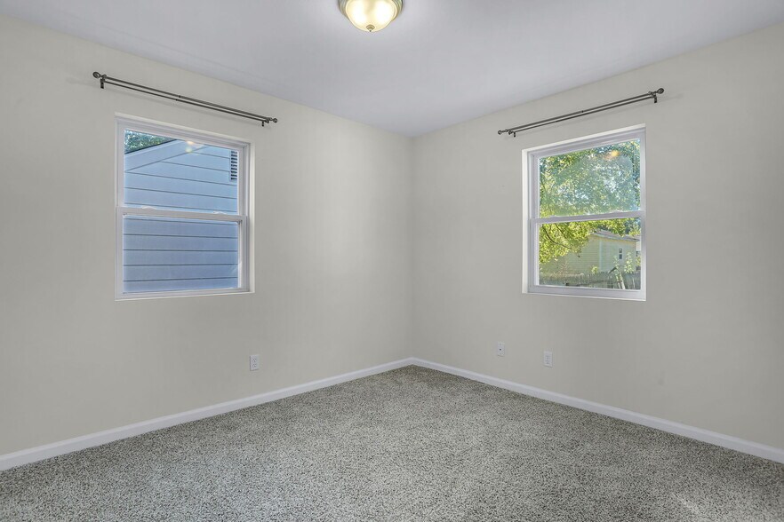 Building Photo - 1217 Grant Dr