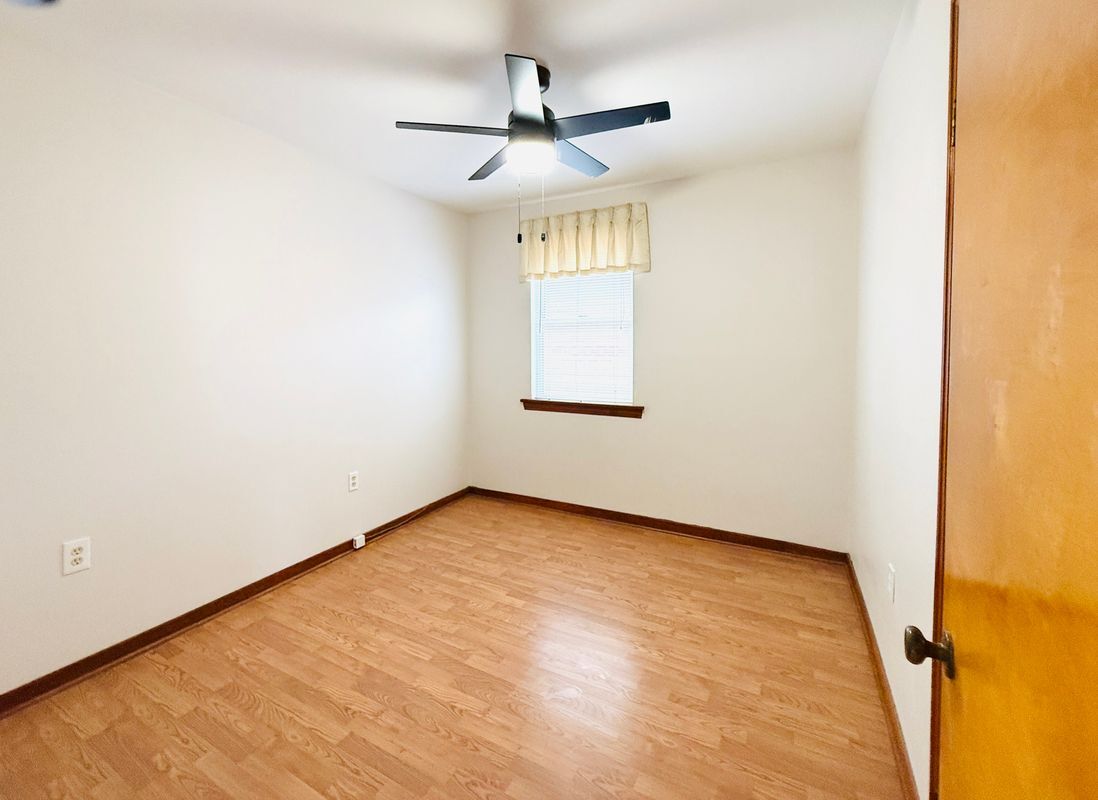 Building Photo - 1104 N Bengal Rd