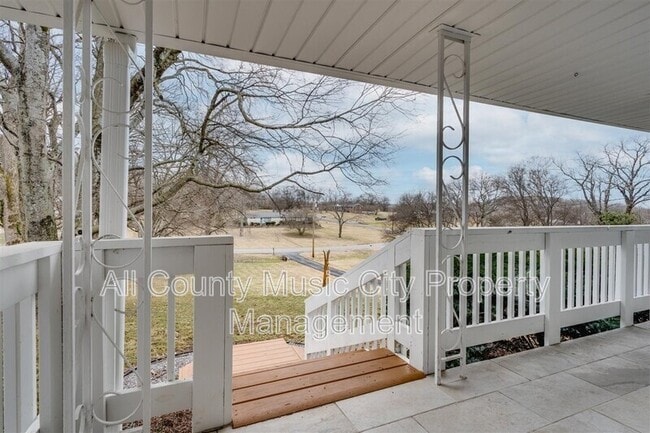 Building Photo - 209 Rhine Dr