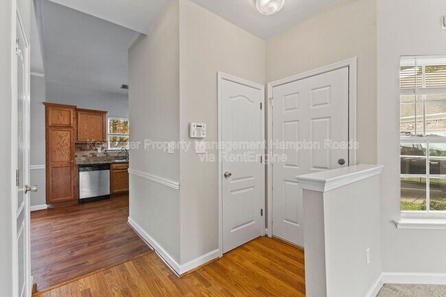 Building Photo - 5129 Maracas Arch