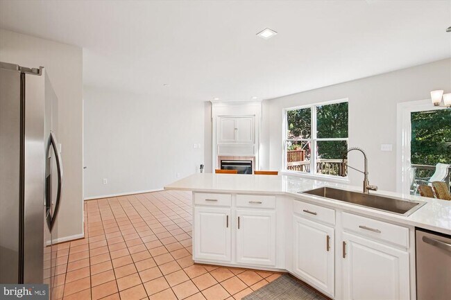 Building Photo - 6339 Dunman Way