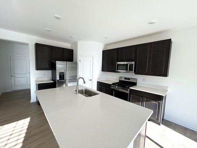 Building Photo - 612 Cassia Ct