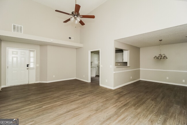 Building Photo - 14 Dove Ct