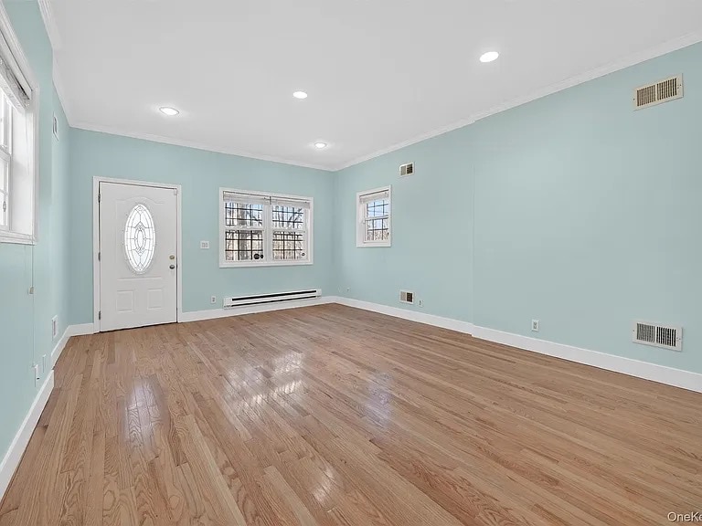 Building Photo - 636 Throgs Neck Expy