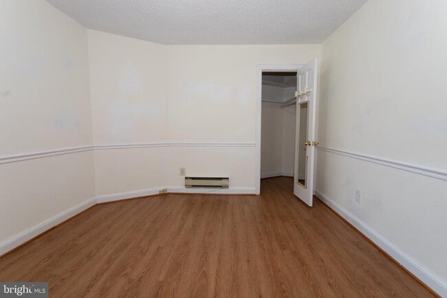 Building Photo - 1612 W Abingdon Dr