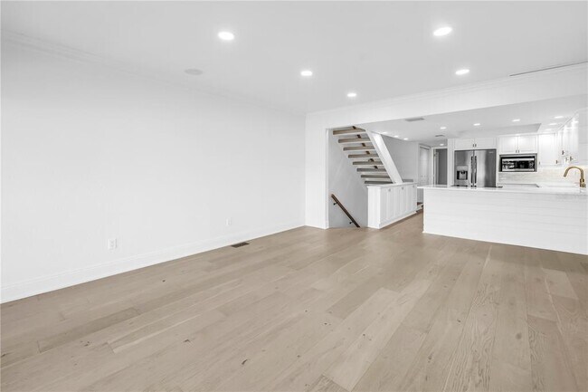 Building Photo - 1355 Pinellas Bayway S