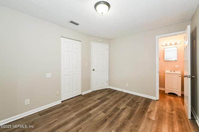 Building Photo - 10198 Luana Dr N