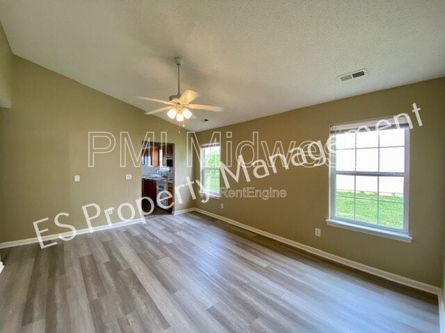 Building Photo - 5650 Loudon Dr
