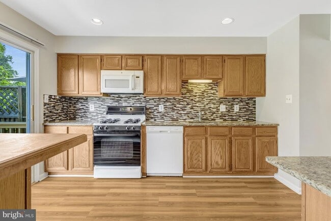 Building Photo - 4234 Fox Lake Dr