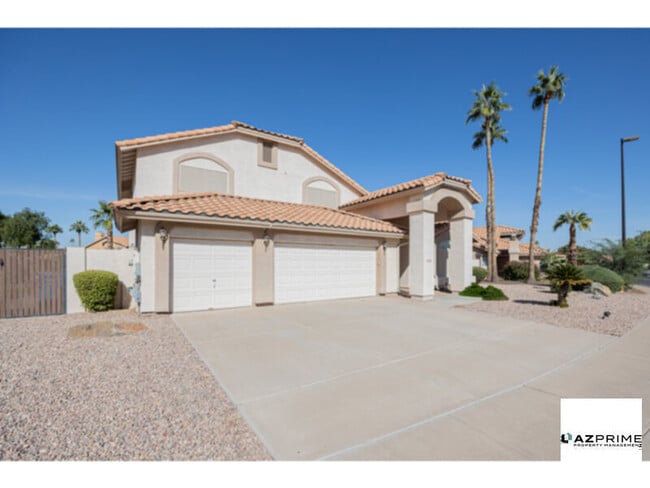 Primary Photo - 926 W Wagner Dr