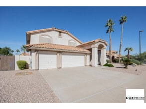 Building Photo - 926 W Wagner Dr