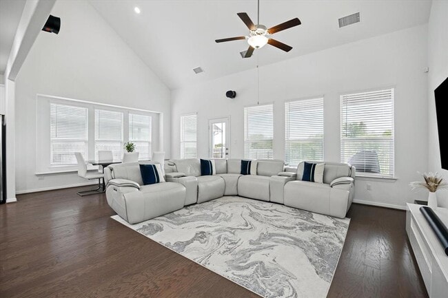 Building Photo - 209 Crimson Rose Ct