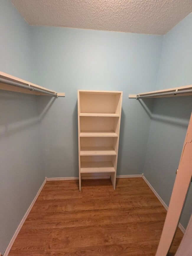 Building Photo - 408 Austin Cir