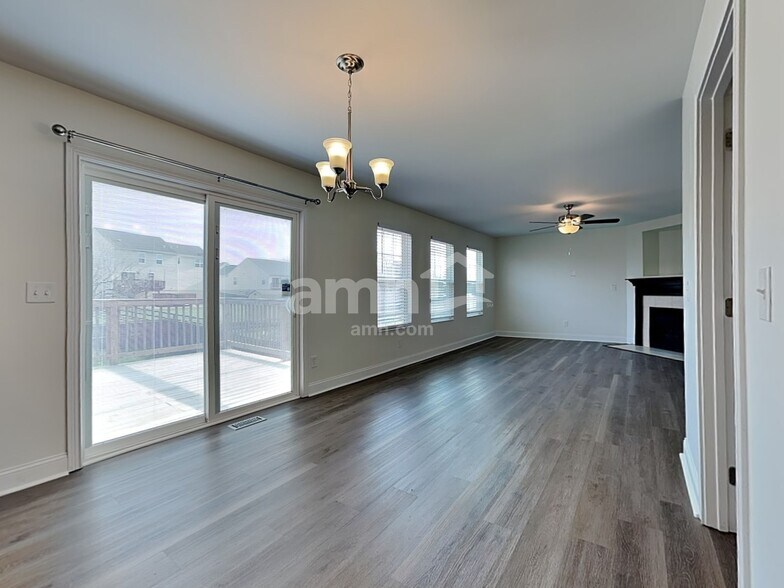 Building Photo - 2243 Bluegrama Dr
