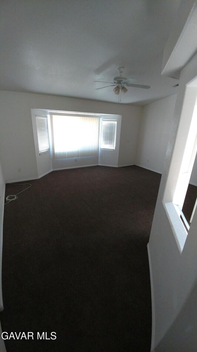 Building Photo - 9137 Evelyn Ave