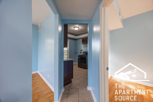 Building Photo - 4058 W Congress Pkwy