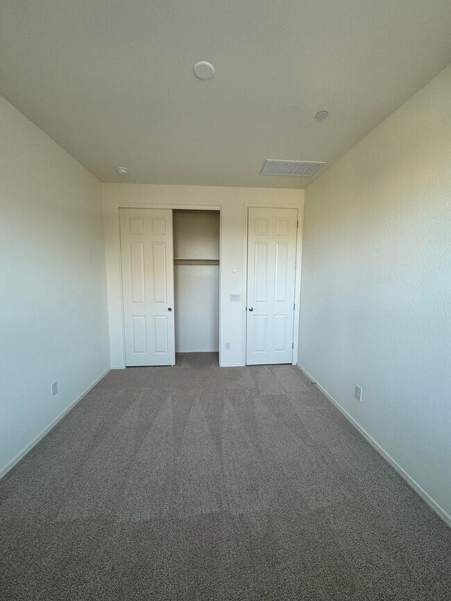 Building Photo - BRAND NEW HOME IN VISTANCIA