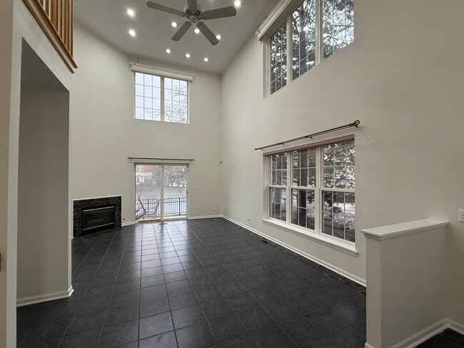 Building Photo - 362 Town Pl Cir