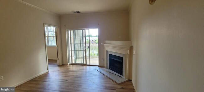 Building Photo - 2607 Chapel Lake Dr