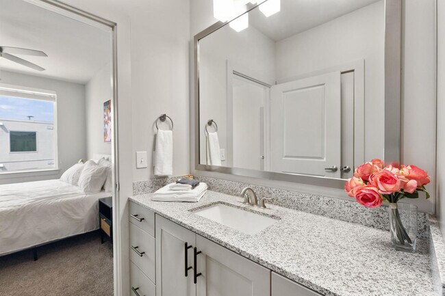 Building Photo - 5820 1/2 Cameron Road-SI FL4-ID1303398P