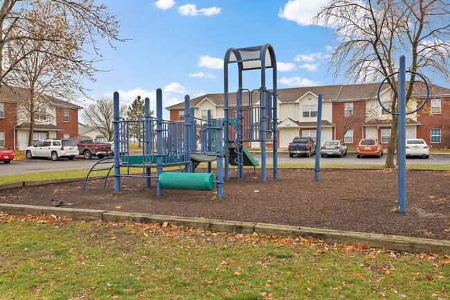 Building Photo - 1308 E Liberty Cir