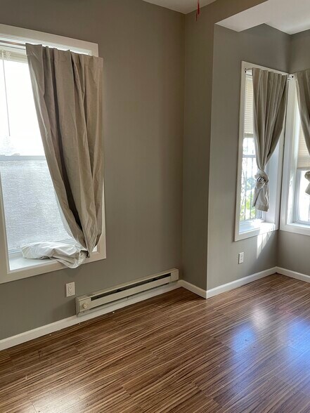 2nd bedroom - 2013 N College Ave