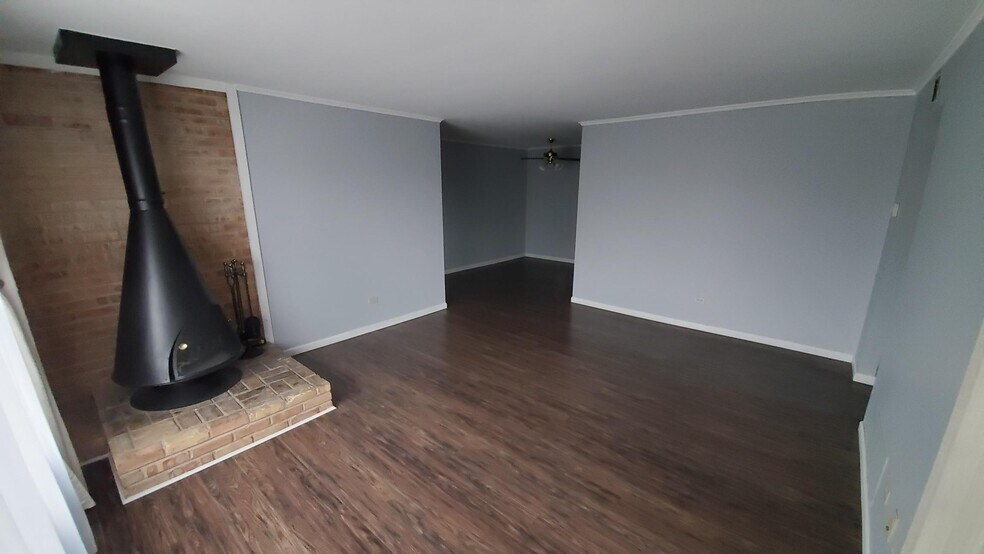 Building Photo - 6135 Knoll Wood Rd