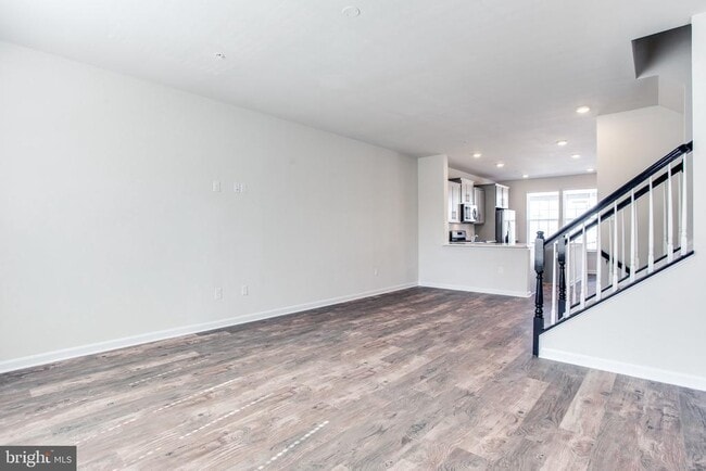 Building Photo - 5039 MacDonough Pl