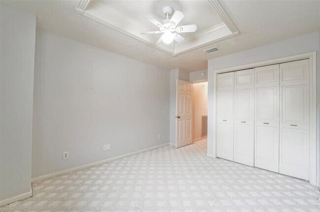 Building Photo - 18226 Vinland Dr
