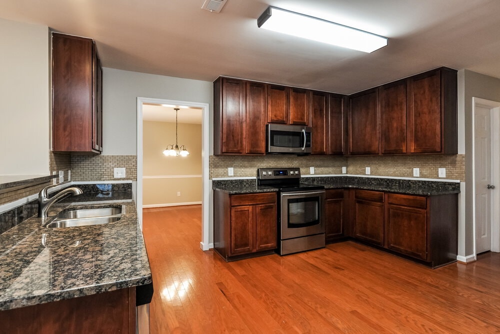 Building Photo - 504 Pyracantha Dr