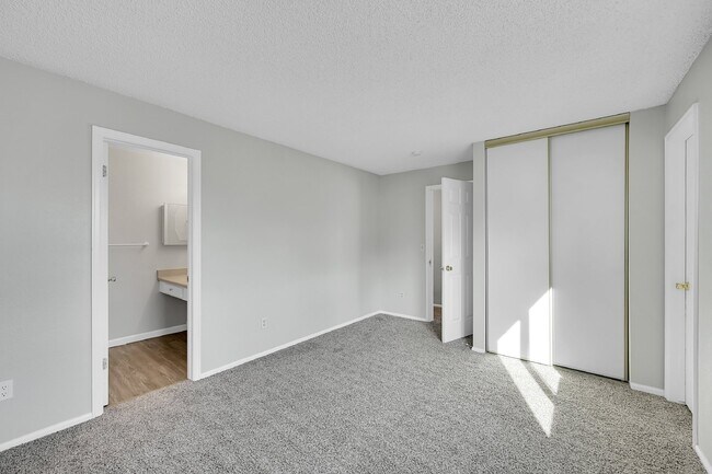 Building Photo - $2,375.00 - 3 Beds,2 Baths, Single Family ...