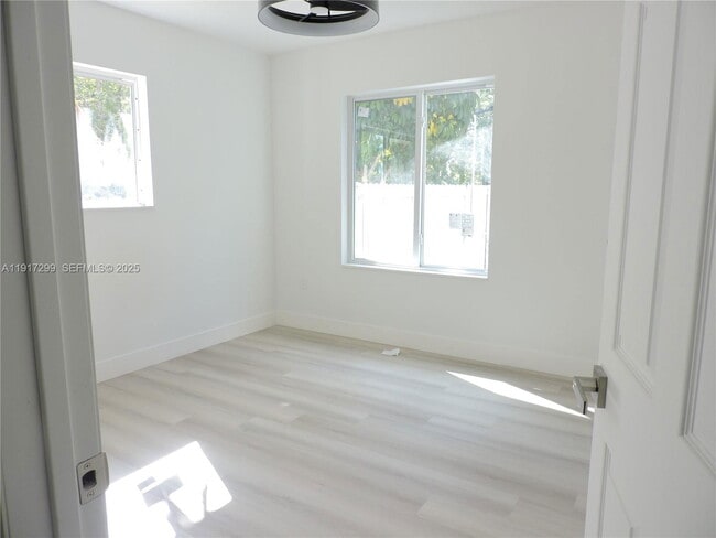 Building Photo - 849 NW 12th St