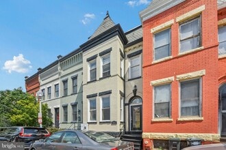 Building Photo - 321 Elm St NW