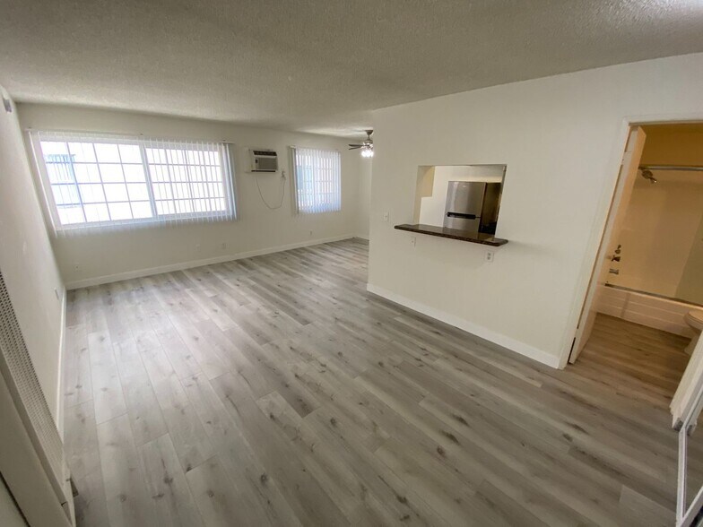 Building Photo - 3730 S Sepulveda Blvd