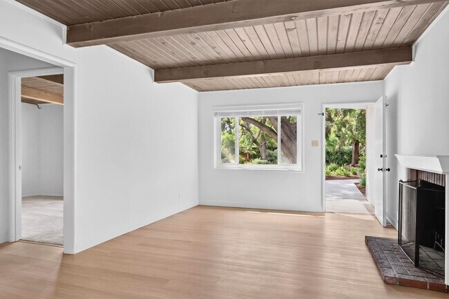 Building Photo - Freshly Renovated Single-Story Home with Huge Backyard & Prime Commuter Location!