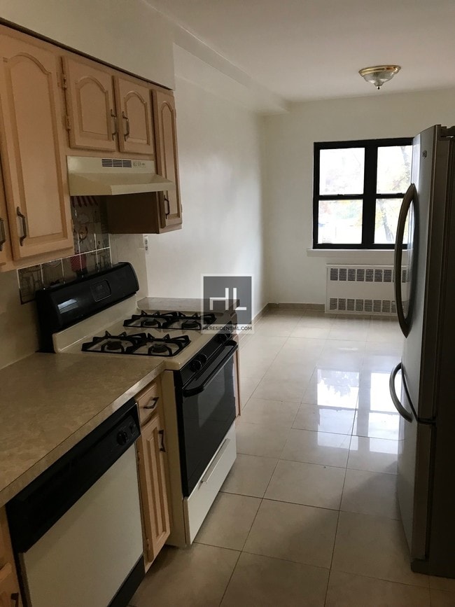 HORACE HARDING EXPRESSWAY 16117 HORACE HARDING Expy Queens NY 11365