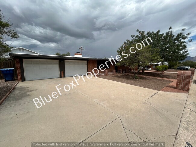 Primary Photo - 3523 N Stewart Ave