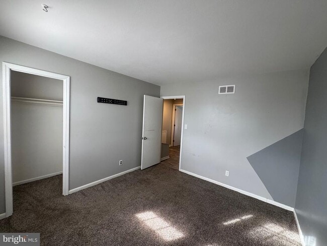 Building Photo - 176 Chapel Dr