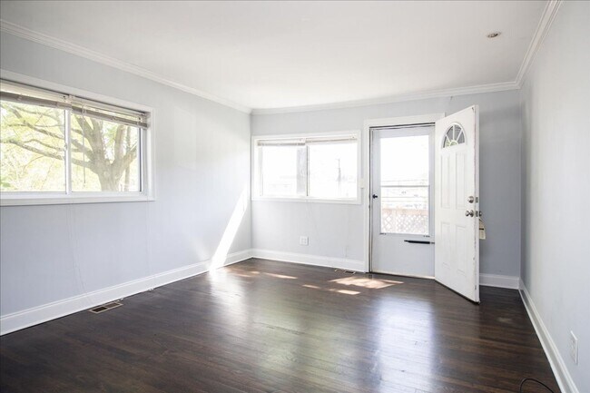 Building Photo - 1096 Herndon St NW
