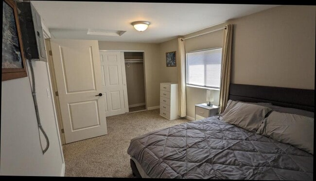 Building Photo - 1040 Howard St SE