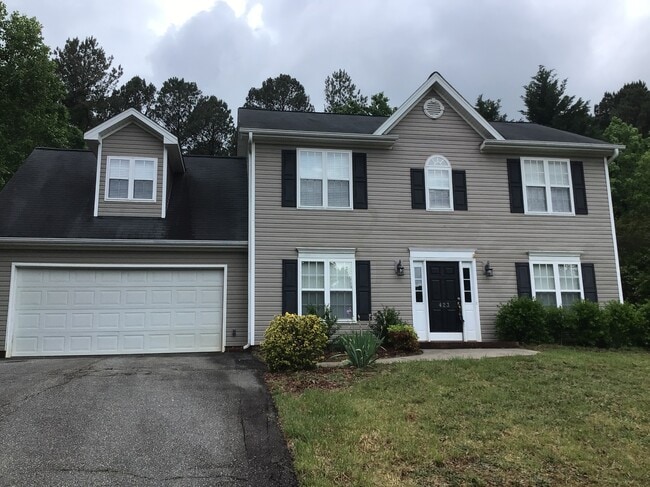 Primary Photo - 423 Harvest Pine Road