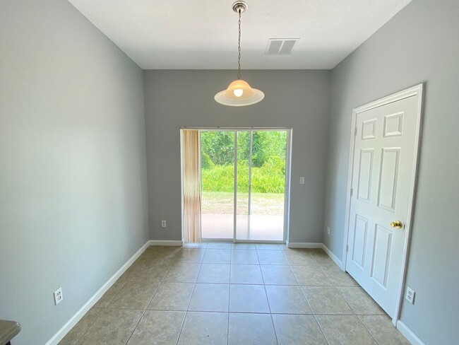 Building Photo - 5 bed / 2.5 bath Lake Nona Townhome!